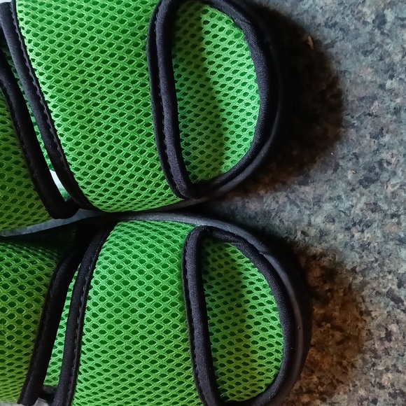 Womans Flip Flops 8 1/2 -9 Isotoner - Picture 9 of 10